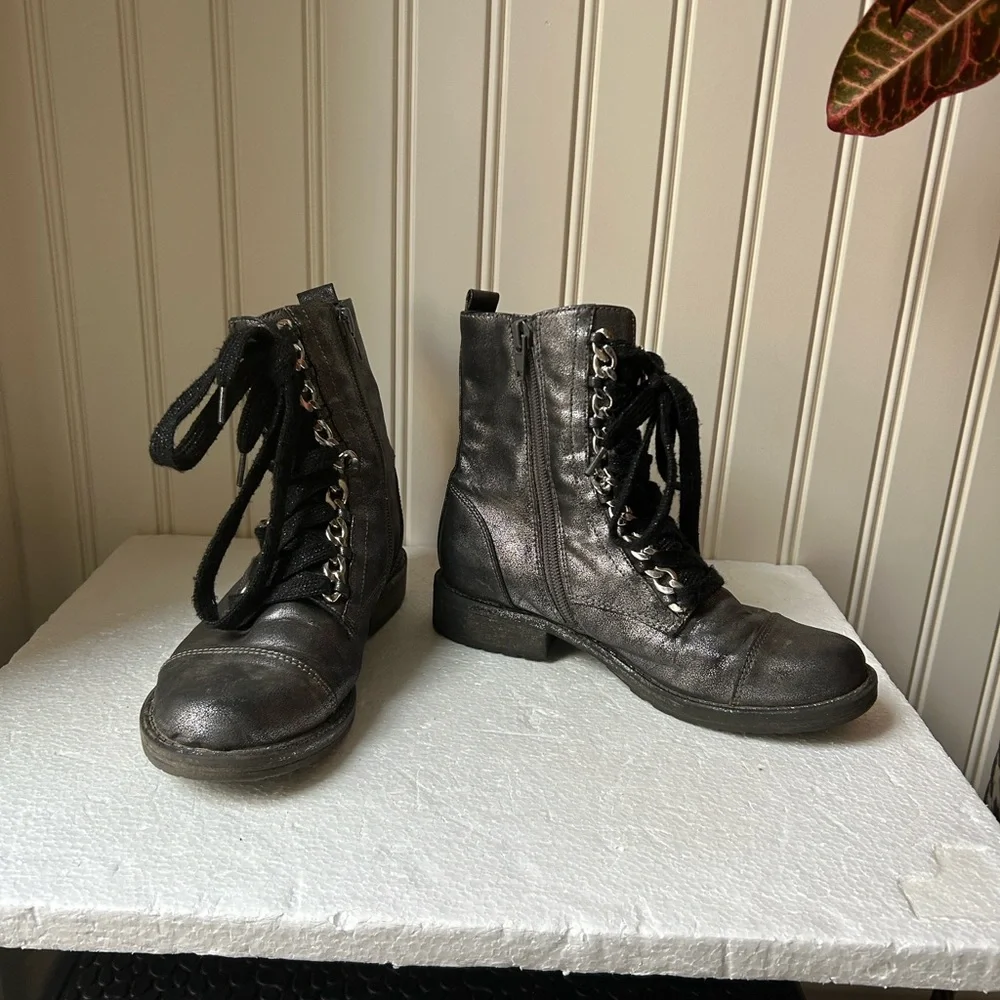 Dolce Vita kids metallic combat boots zipUp sides lace up chain links size 2